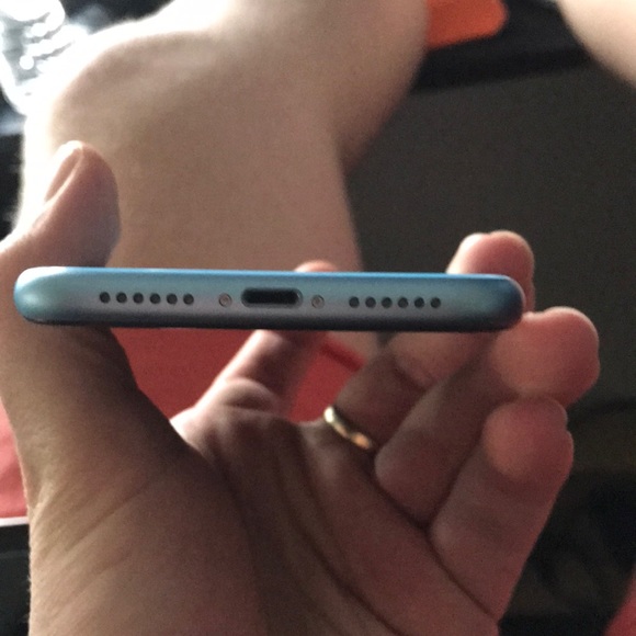 IPHONE XR 64GB Blue - Picture 3 of 3